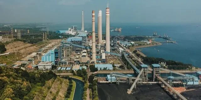 Stok Batu Bara PLN Tahan 15,9 Hari, Pasokan LNG Cukup 12 Hari