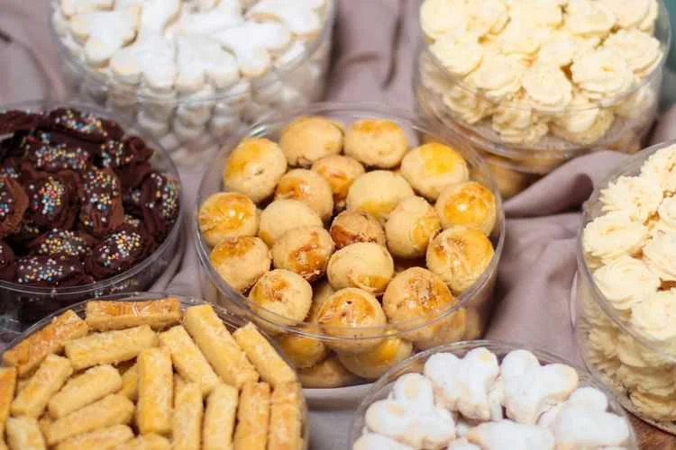 Strategi Bisnis Cookies Tetap Cuan di Menjelang Hari Raya: Modal Minim, Pasar Anak Sekolah, dan Ide Daur Ulang Kue Lebaran