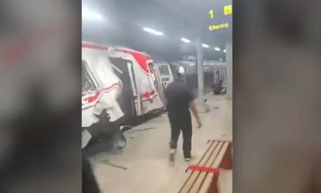 Tabrakan KA Argo Bromo dan KRL di Bekasi, Empat Orang Meninggal Dunia