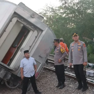 Tabrakan KRL dan KA Argo Bromo di Stasiun Bekasi Timur, KAI Minta Maaf dan Fokus pada Evakuasi