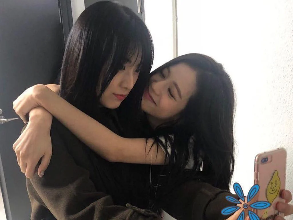 Tanggapan Jisoo BLACKPINK atas Kontroversi Saudara Laki‑Lakinya