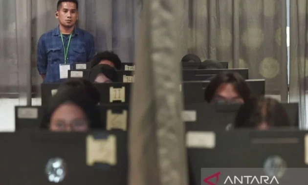 Temuan Joki UTBK-SNBT di Kampus Surabaya, Wamen Atip: Tidak Cukup Blacklist, Ini Kriminal