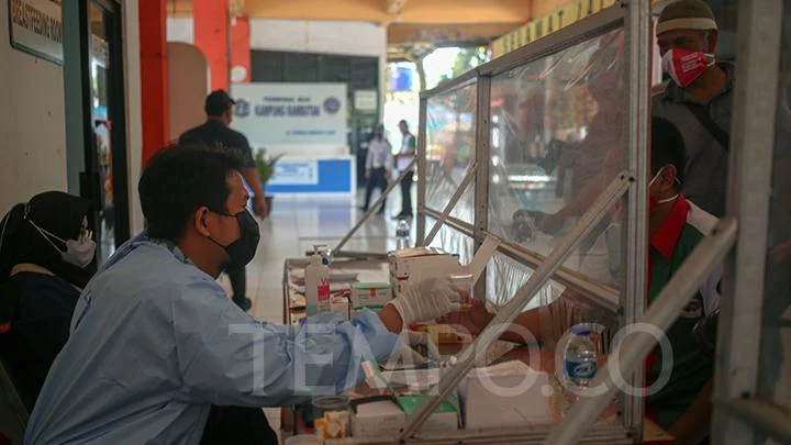 Terminal Kampung Rambutan Gelar Tes Urin Sopir dalam Rangka Hari Angkutan Nasional 2026