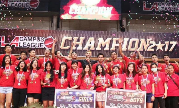 Tim Putra dan Putri Ubaya Juara Ganda Campus League Basketball Regional Surabaya