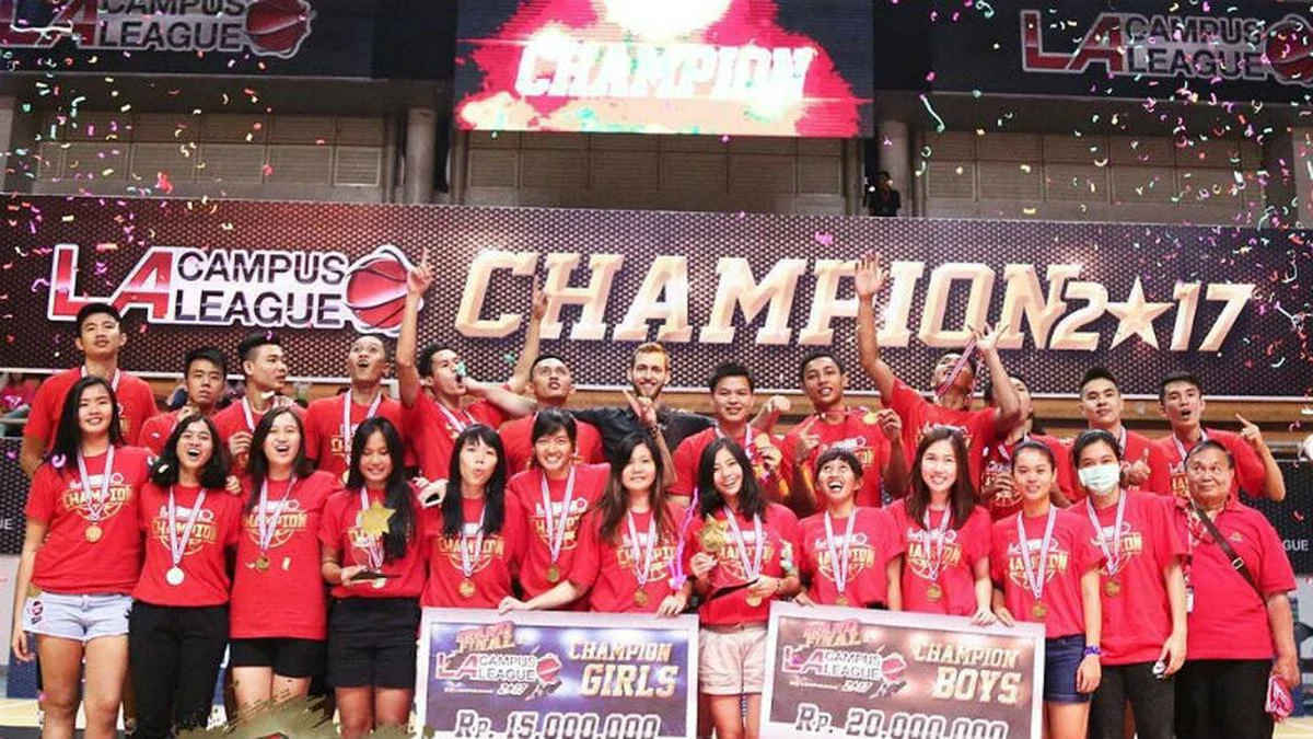 Tim Putra dan Putri Ubaya Juara Ganda Campus League Basketball Regional Surabaya