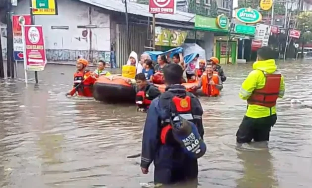 Tim SAR Manokwari Evakuasi 100 Warga Terdampak Banjir di Wosi