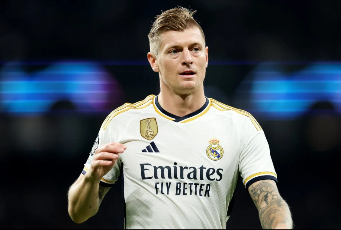 Toni Kroos: Maestro Tengah Lapangan yang Diam-Diam Membawa Real Madrid ke Puncak Dunia