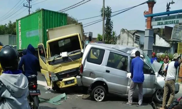 Tragedi di Jalan Raya: Dari Snowplow Colorado hingga Kecelakaan di NYC, Apa yang Salah dengan Para Pengemudi?