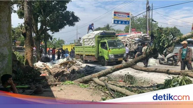 Tragedi di Jalur Puncak Cianjur: Dua Kecelakaan Maut dalam Satu Hari, Sopir Truk dan Pengendara Motor Tewas Saat Hujan Deras
