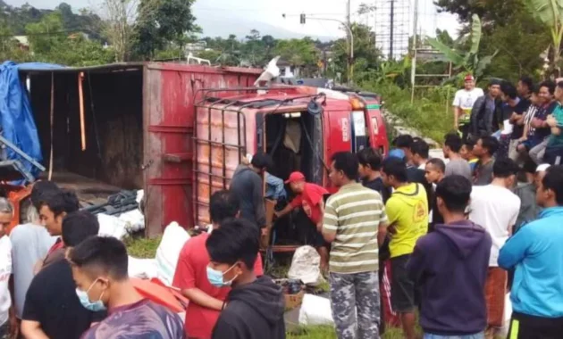 Tragedi Kecelakaan Beruntun: Sopir Truk Tewas, Korban Meninggal di Wonosobo Jadi Tiga Orang