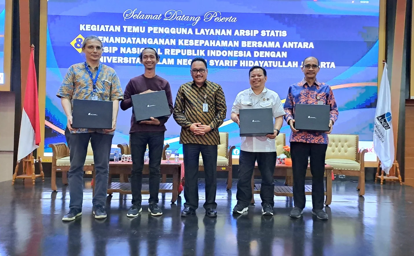 Transformasi Birokrasi: Menilik Efektivitas Kebijakan WFH Surabaya dengan Pengawasan Digital