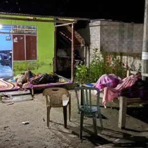 Trauma, BPBD: Korban gempa Adonara NTT masih pilih tidur di luar rumah
