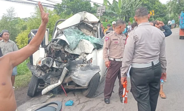 Truk Rem Blong Menyebabkan Kecelakaan Beruntun di Jalur Probolinggo-Lumajang, Empat Meninggal Dunia