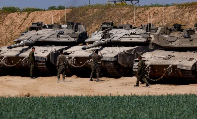 UNIFIL Diserang Kembali: Tank Merkava Israel Tabrak Kendaraan PBB, Dua Penjaga Perdamaian Kritis