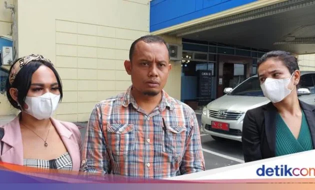 Usai Dibuka Hotline Pelecehan Dosen UBL: 2 Alumni Baru Mengadu Jadi Korban Oknum Y Usai Dibuka Hotline Pelecehan Dosen UBL: 2 Alumni Baru Mengadu Jadi Korban Oknum Y