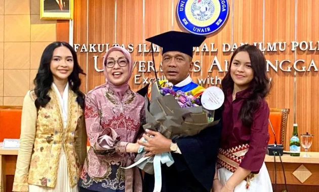 Vera Nur Fadiya Pecahkan Rekor: Sarjana Pertama Keluarga Raih IPK Sempurna dan Predikat Lulusan Terbaik FMIPA Unsoed