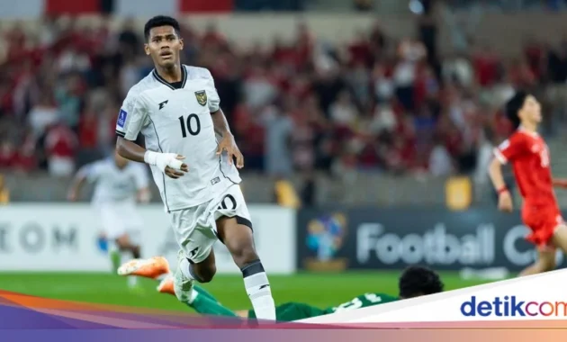 Viral Pemain Timnas Indonesia Fadly Alberto Lepaskan Tendangan Kungfu Brutal di Laga EPA U-20