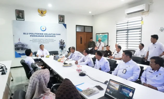 Wamen KKP Dorong Standarisasi Budidaya Berkelanjutan, Tinjau Praktik Taruna RAS Politeknik KP Sidoarjo