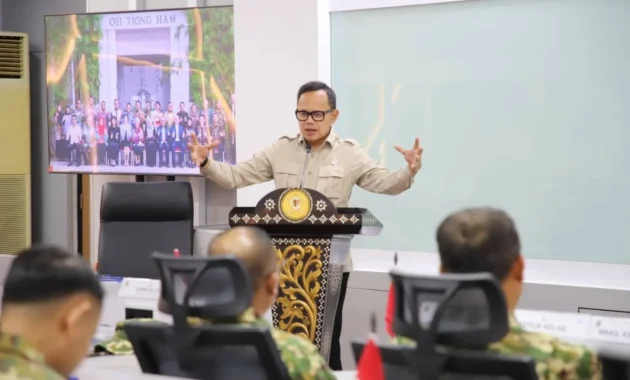 Wamendagri Tekankan Kepala Daerah di Kepri Kawal Program MBG Wamendagri Tekankan Kepala Daerah di Kepri Kawal Program MBG