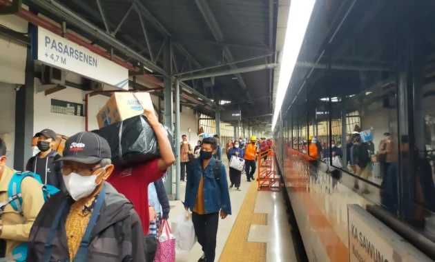 Wamenhub Minta Maaf Perjalanan Kereta Api Terganggu Akibat Insiden di Bekasi Timur