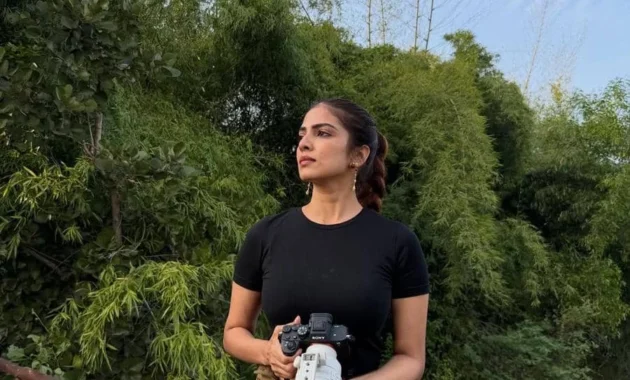 10 Momen Tak Terlupakan Malavika Mohanan Selama Liburan di Indonesia: Dari Pantai Bali hingga Pendakian Merapi