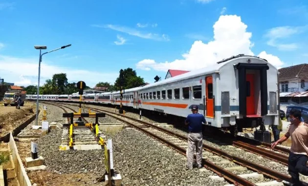 17.689 Penumpang Memilih KA Pangrango untuk Libur Panjang