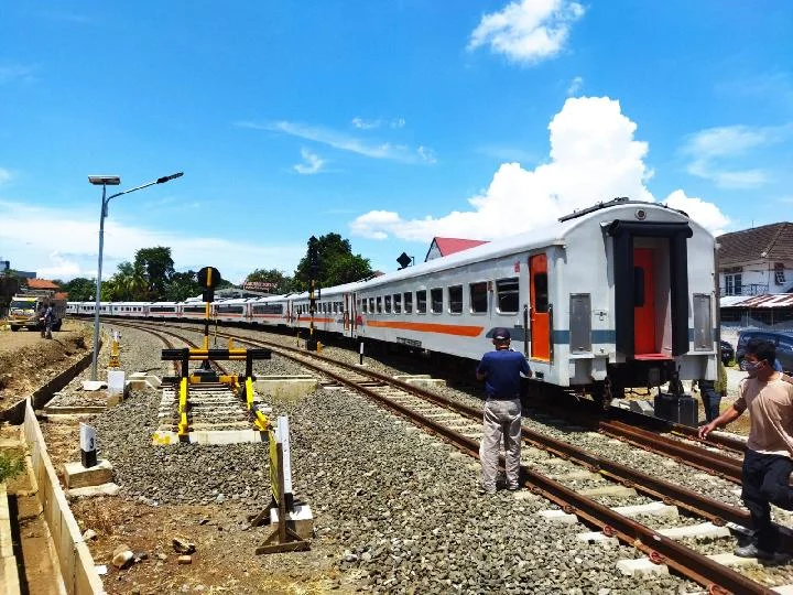 17.689 Penumpang Memilih KA Pangrango untuk Libur Panjang
