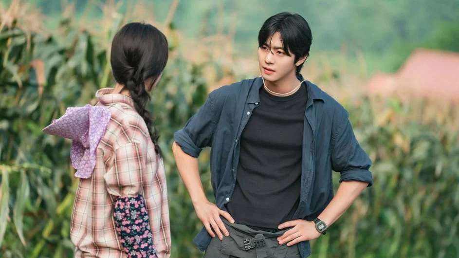 3 Kontras Menarik antara Kehidupan Dam Ye Jin dan Matthew Lee di Sold Out on You
