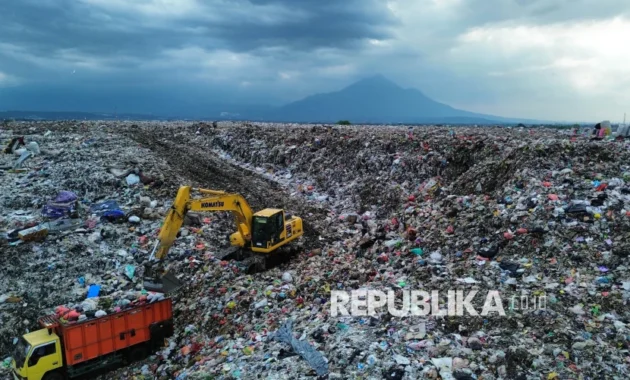 75 % TPA di Riau Masih Pakai Open Dumping, Jumhur Desak Percepatan RDF dan Methane Capture
