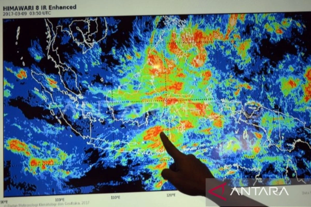 Ada Gangguan Atmosfer, BMKG: Waspada Potensi Hujan Lebat di Jawa-Nusa Tenggara 1-7 Mei 2026