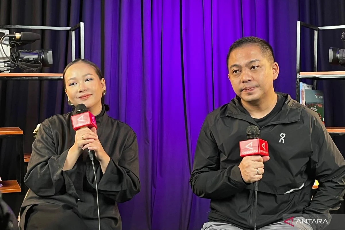 Ade Govinda dan Gloria Jessica Siapkan 10 Lagu dalam Album "Blue"