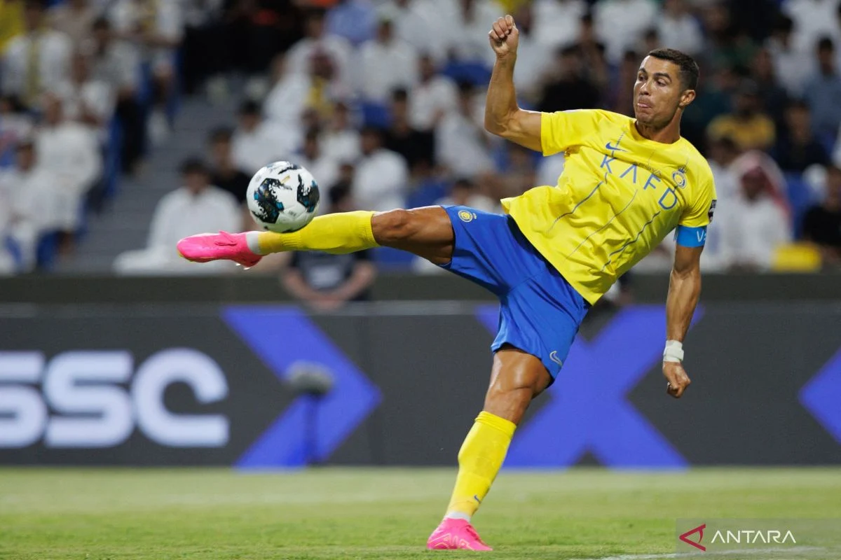 Al Nassr Pastikan Lolos Semifinal LCA 2, Ronaldo Cetak Gol Ke-100 dan Pecah Rekor