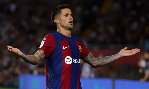 Alejandro Balde di Persimpangan Karier: Rumor Transfer, Persaingan dengan Cancelo, dan Masa Depan di Barcelona