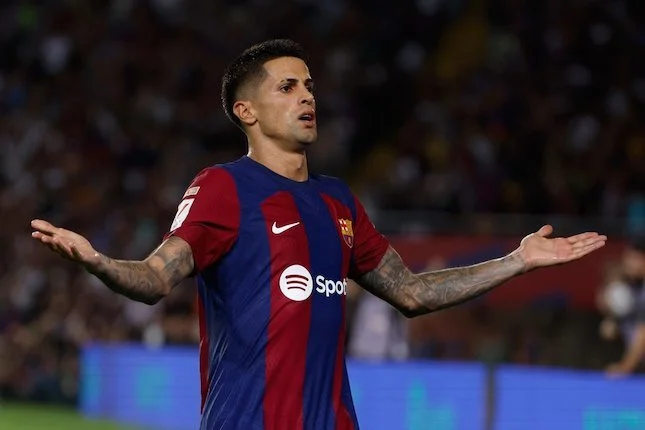 Alejandro Balde di Persimpangan Karier: Rumor Transfer, Persaingan dengan Cancelo, dan Masa Depan di Barcelona