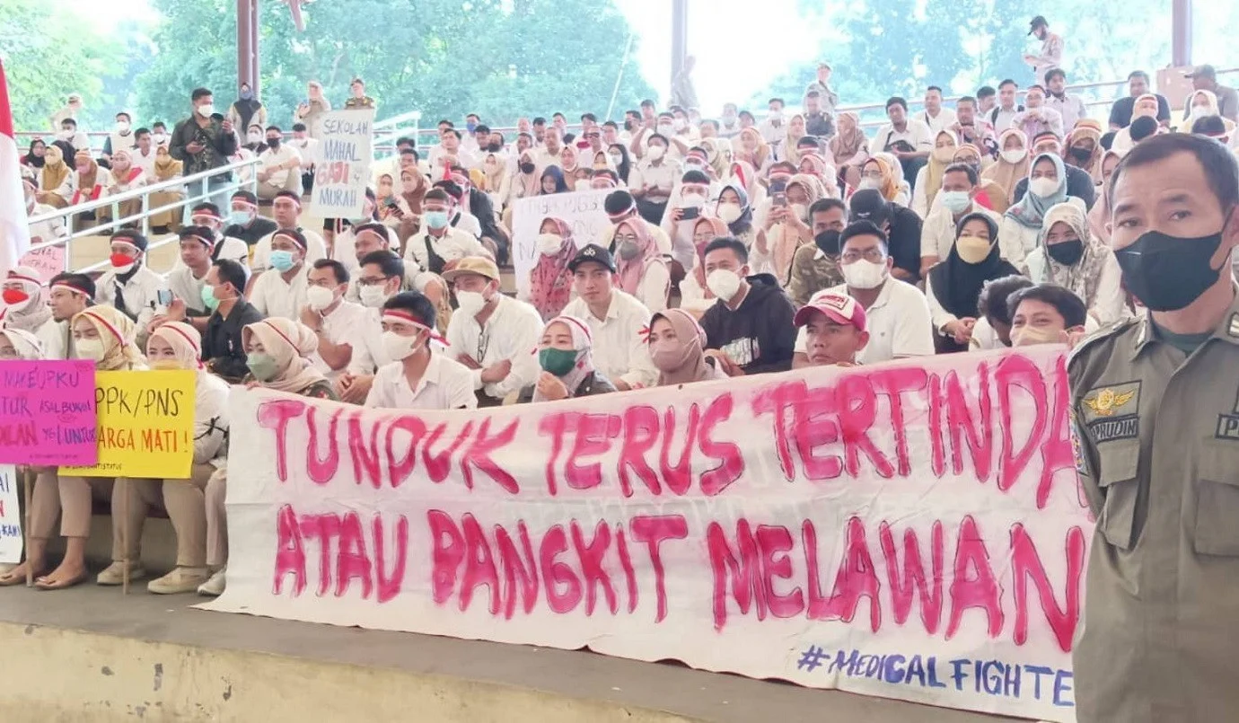 Aliansi PPPK Paruh Waktu Gugat Presiden: Tiga Tuntutan, Dua Solusi, dan Empat Berita Lain yang Menggegerkan Indonesia!