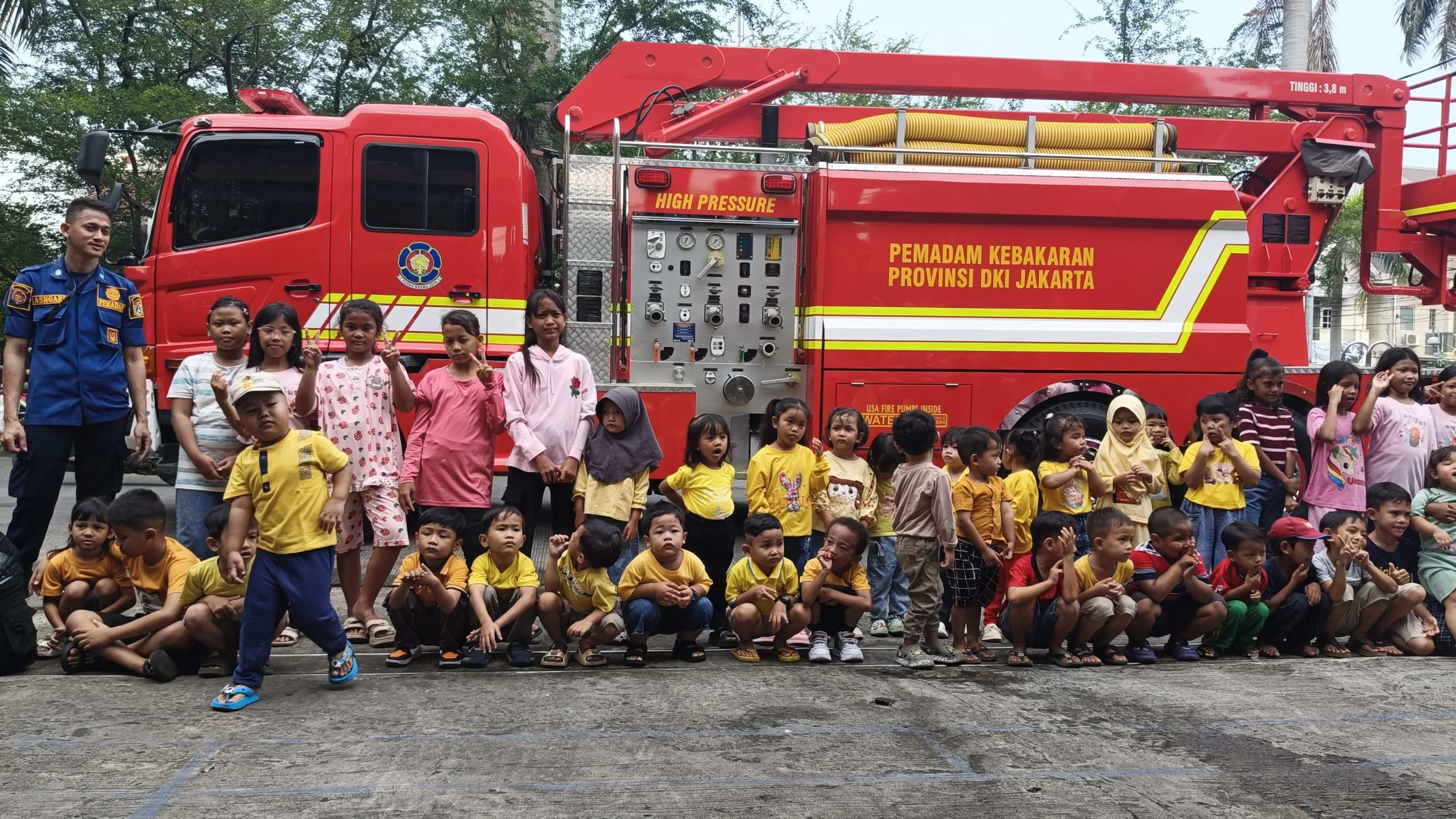 Anak Difabel Selamat dari Kebakaran di Cengkareng Berkat Warga Cepat Tanggap