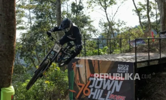 Andy Prayoga Raih Gelar Juara Men Elite pada 76 Indonesian Downhill 2026 Seri I di Yogyakarta