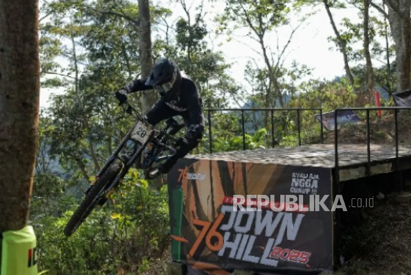 Andy Prayoga Raih Gelar Juara Men Elite pada 76 Indonesian Downhill 2026 Seri I di Yogyakarta