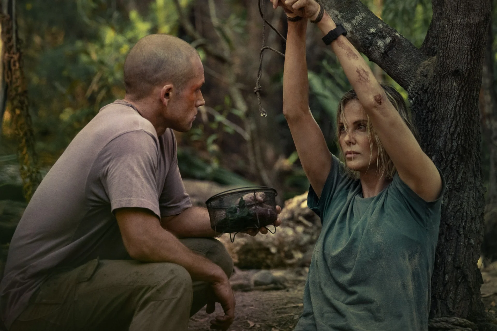 Apex Netflix: Thriller Survival di Hutan Australia dengan Charlize Theron dan Taron Egerton