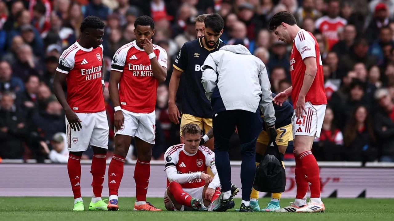 Arsenal di Ambang Krisis Cedera Menjelang Laga Penentu Liga Inggris: Odegaard & Saka Terancam Absen