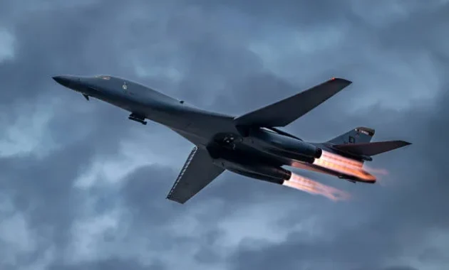 AS Rencanakan Pemasangan Senjata Nuklir pada Pesawat Pembom B-1B Lancer AS Rencanakan Pemasangan Senjata Nuklir pada Pesawat Pembom B-1B Lancer