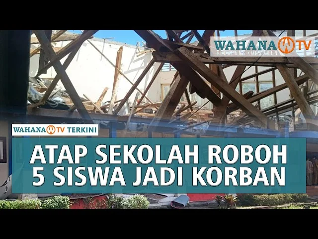 Atap Dua Ruang Kelas SMAN 7 Mataram Ambruk, Empat Siswa Terluka