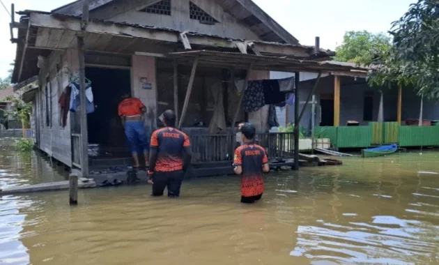 Banjir Rendam Beberapa Wilayah di Cepu, Puluhan Rumah Terdampak Banjir Rendam Beberapa Wilayah di Cepu, Puluhan Rumah Terdampak