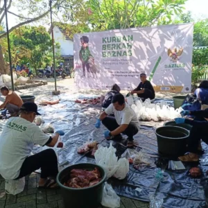 Baznas Salurkan Daging Kurban untuk Warga Prasejahtera di Jurangmangu