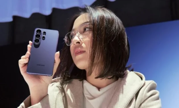 Bernadya Uji Galaxy S26 Ultra: Layar Privat di Publik, Video Malam Makin Percaya Diri, dan Desain Super Tipis