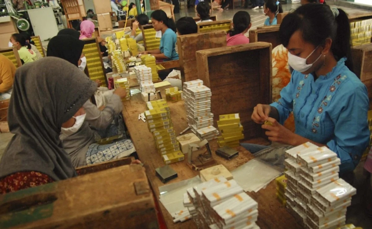 Biang Kerok PHK, Rupiah Loyo Bikin Ongkos Produksi Membengkak