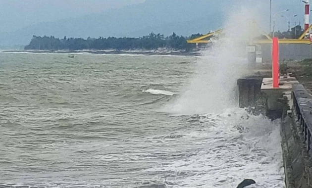 BMKG Peringatkan Gelombang Tinggi hingga 4 Meter pada 25-28 Mei 2026