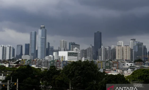 BMKG Prakiraan Jakarta Diselimuti Awan pada Senin Pagi