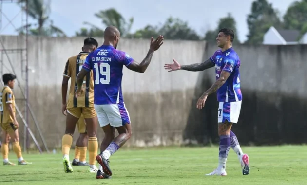 Bojan Hodak Akui Keberuntungan Bantu Persib Menang Persija, Namun Kekalahan Telak dari Dewa United Bikinnya Terbuka