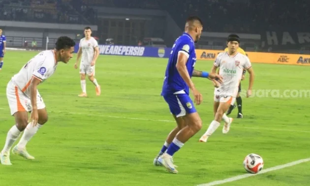 Bojan Hodak Kaget Persib Disalip Borneo FC: Kritik Pedas, Harapan Bangkit di Musim Depan Bojan Hodak Kaget Persib Disalip Borneo FC: Kritik Pedas, Harapan Bangkit di Musim Depan